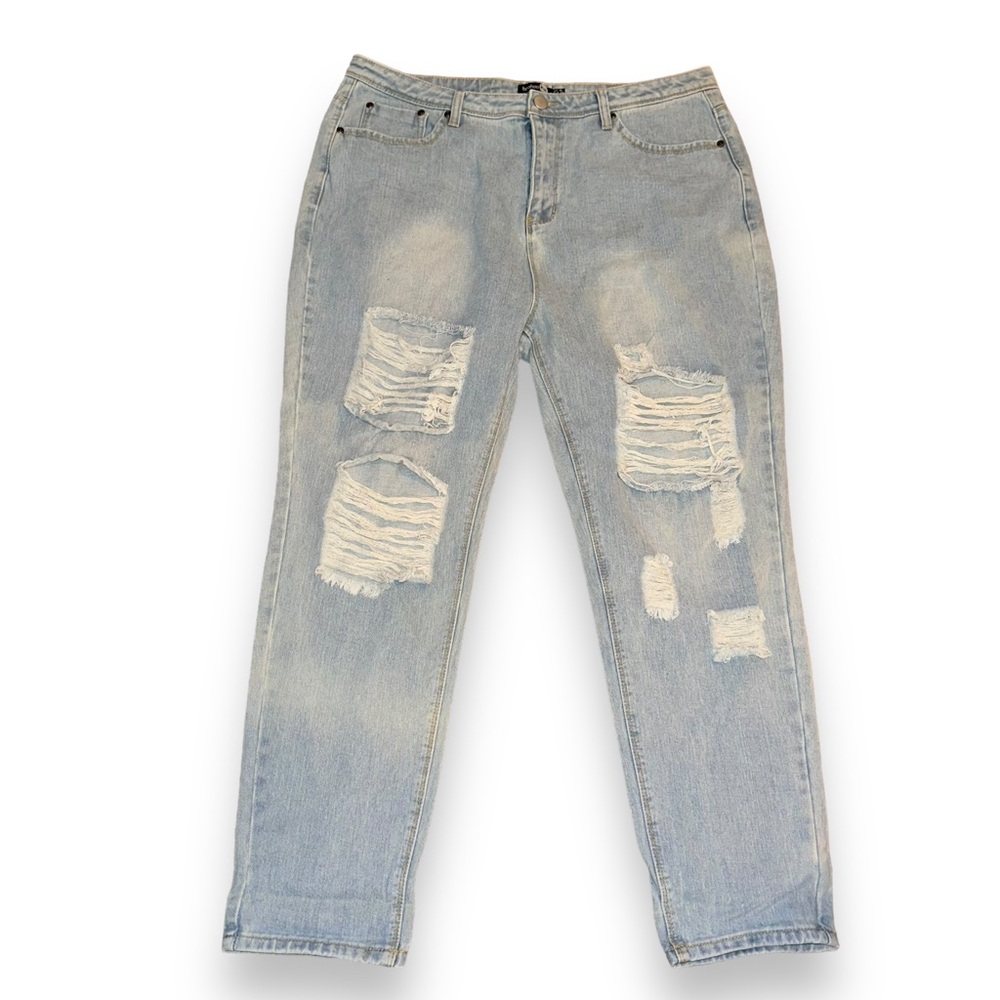 Boohoo light wash destroyed boyfriend jeans